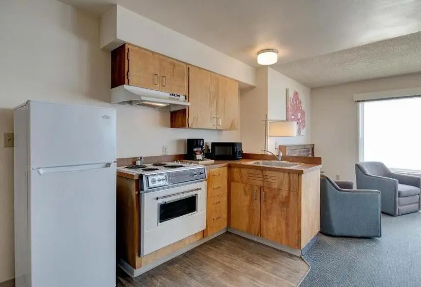 Sviitti, Ester Lee Motel