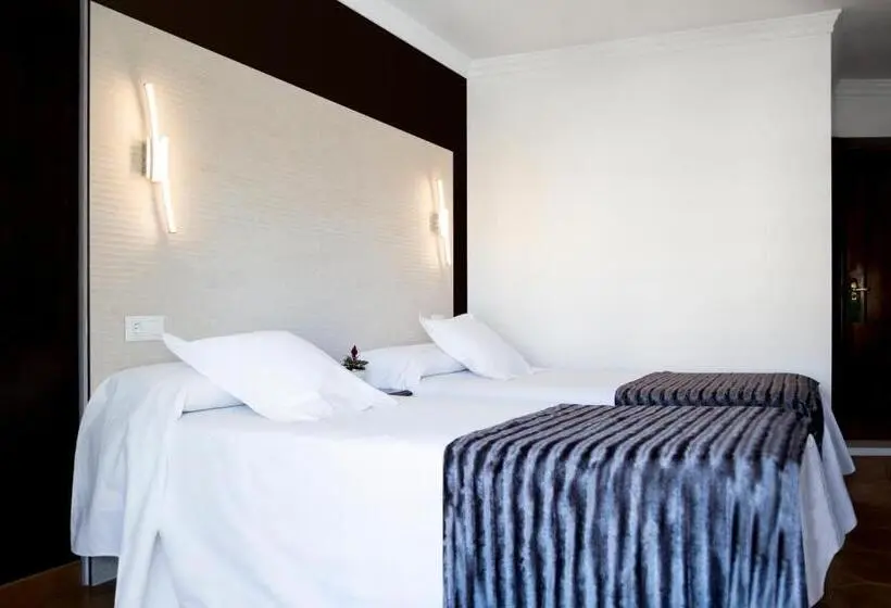 バルコニー付きスーペリアルーム, Hostal Alhambra  Adults Only