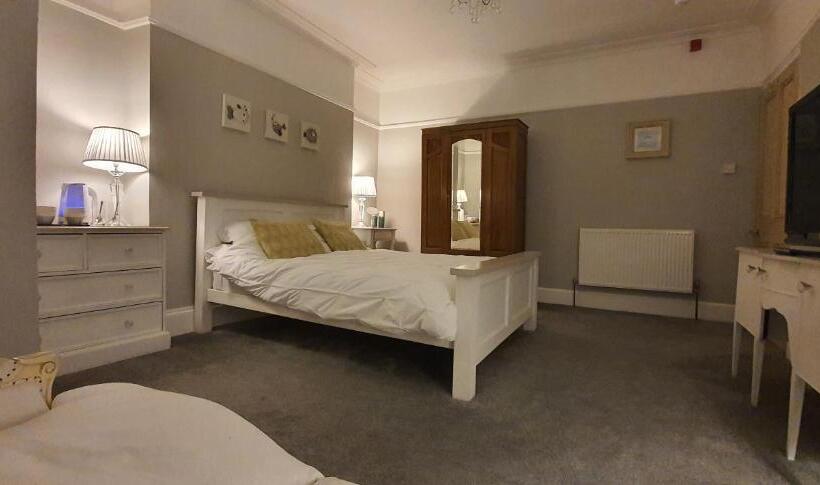 اتاق لوکس با تخت بزرگ, Rocky Cove Bed And Breakfast