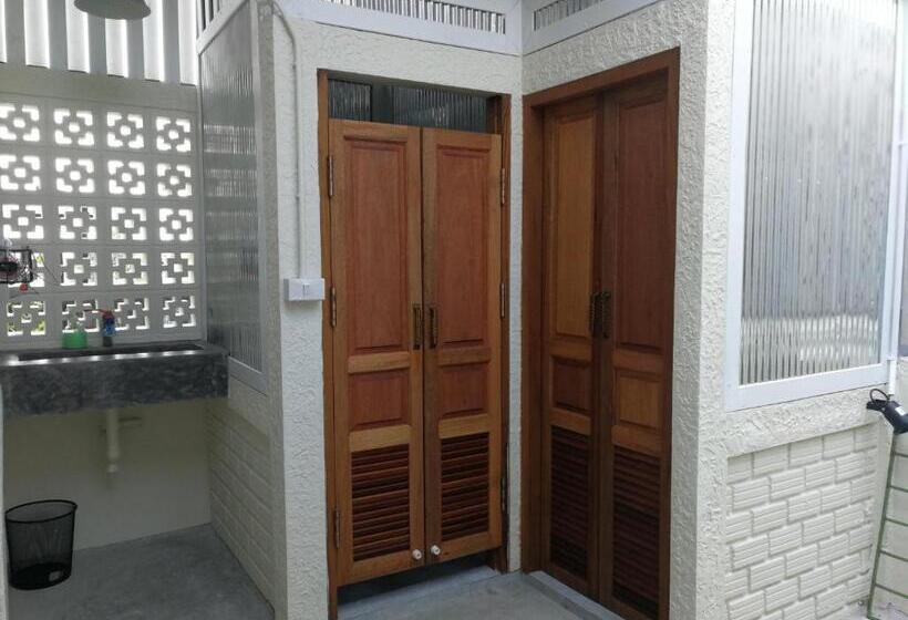 带共用浴室的标准房间, Silla House
