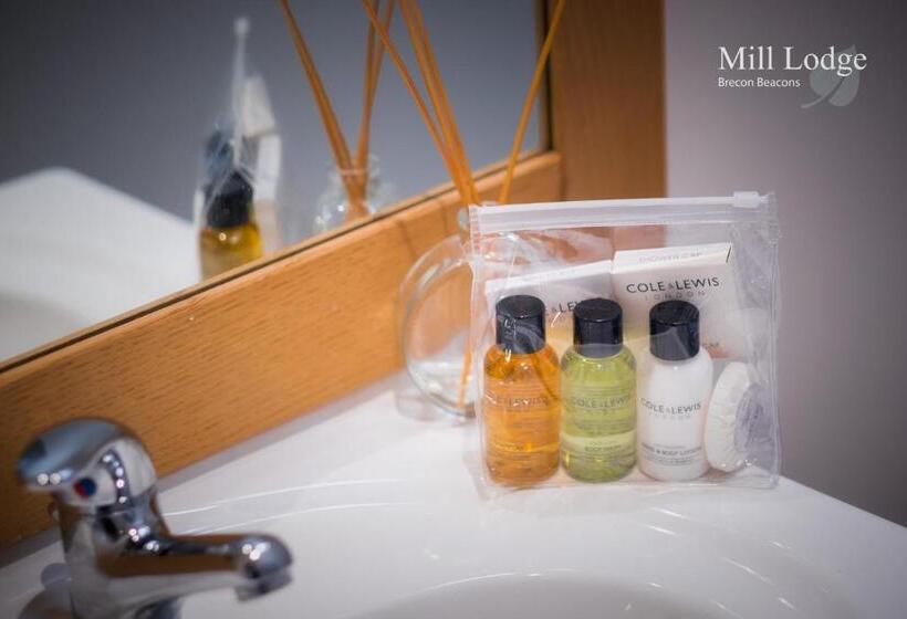 キングサイズベッドのスーペリアルーム, Mill Lodgebrecon Beacons