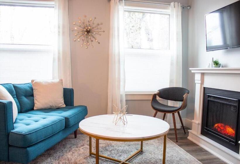 Люкс Deluxe Кровать Кинг, Douglas On Third