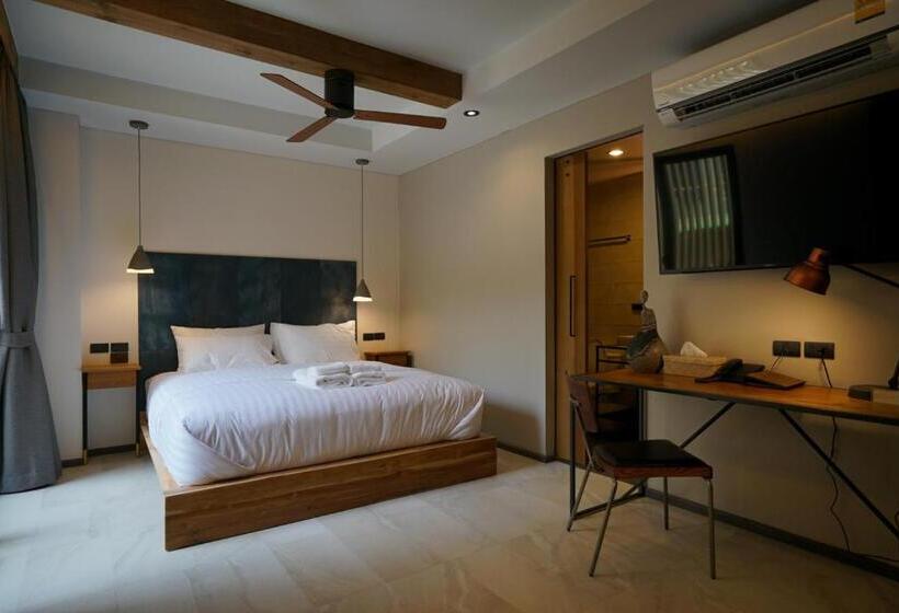 סטודיו דלוקס, Gategaa Village