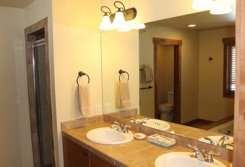 Люкс Deluxe 3 Спальни, Glenwood Canyon Resort