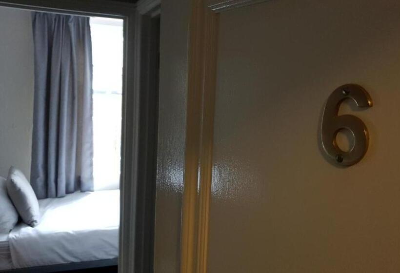 Standart Tek Kişilik Oda, The Grapes Pub