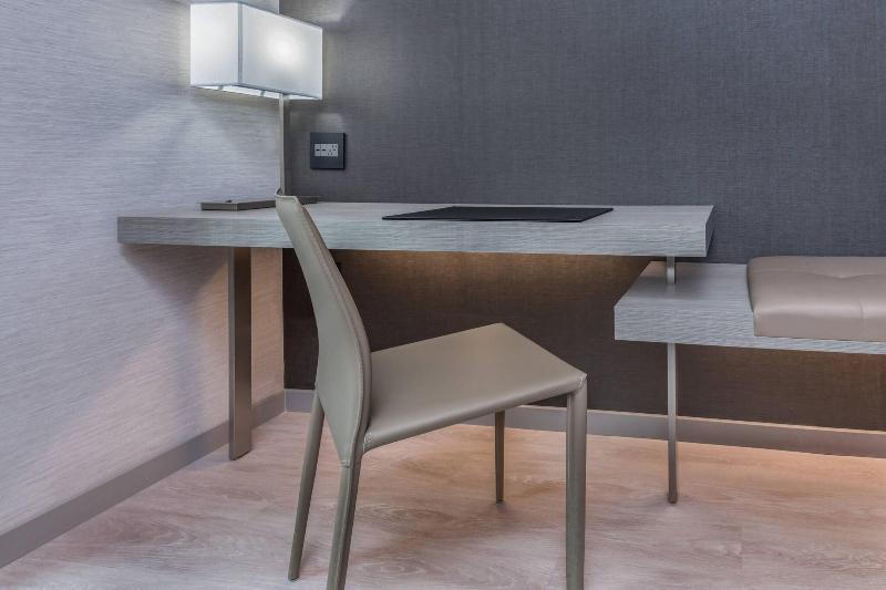 스탠다드 룸 킹사이즈 침대, Ac By Marriott Charlotte