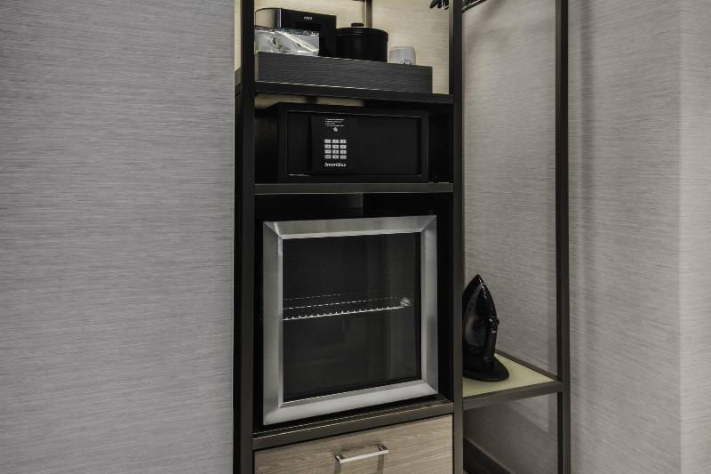 스위트 킹사이즈 침대, Ac By Marriott Charlotte