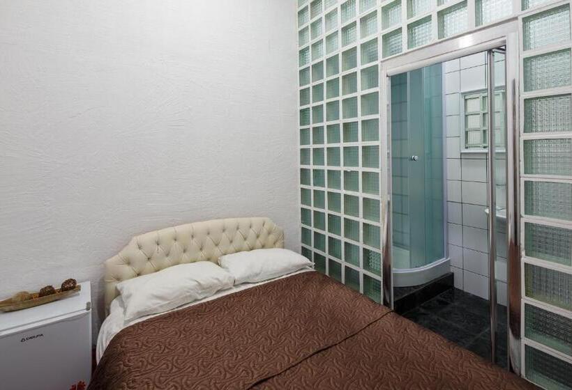 اتاق اکونومی, Mezzanine