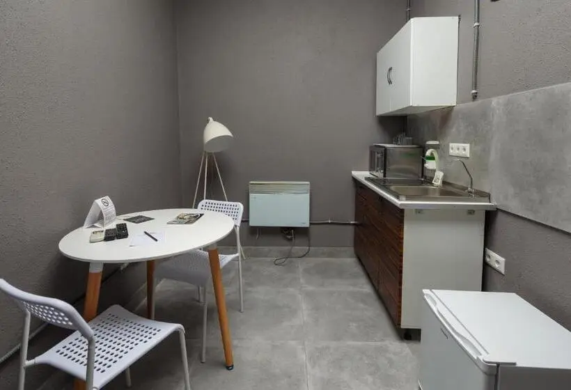 استودیو استاندارد با تخت کینگ, Mezzanine