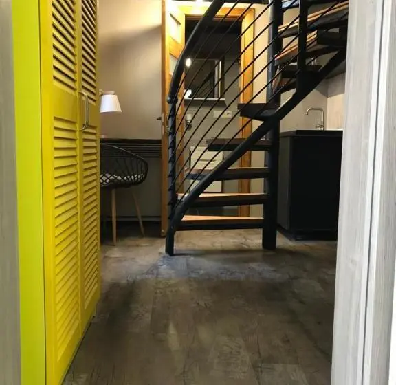 اتاق استاندارد, Mezzanine