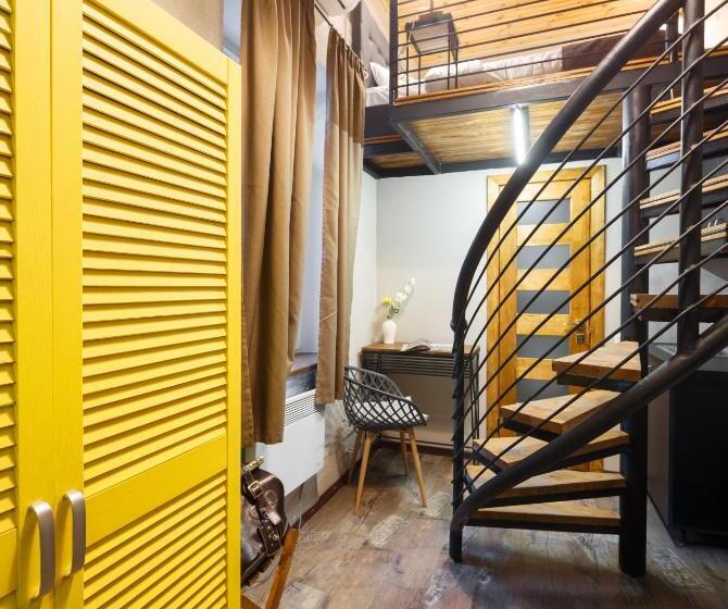 اتاق استاندارد, Mezzanine