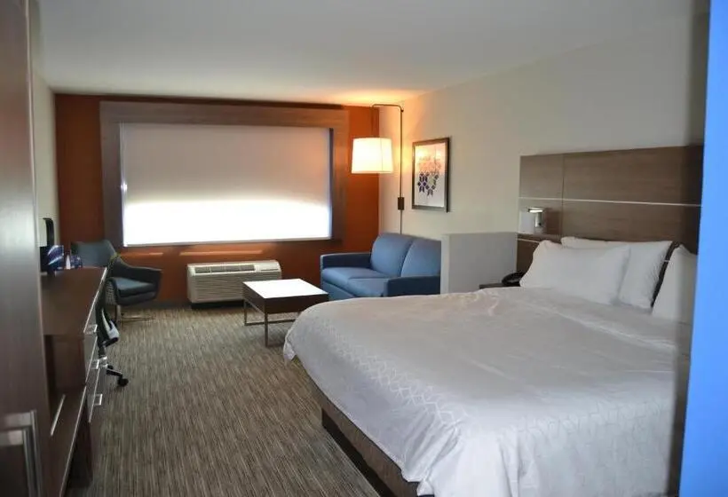 キングサイズベッドのスイートルーム, Holiday Inn Express & Suites Goodlettsville N   Nashville, An Ihg