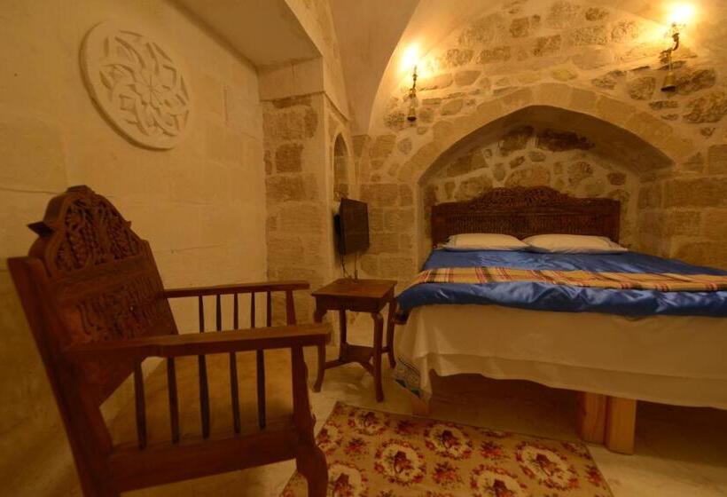 اتاق اکونومی, Merdi̇n Bouti̇que