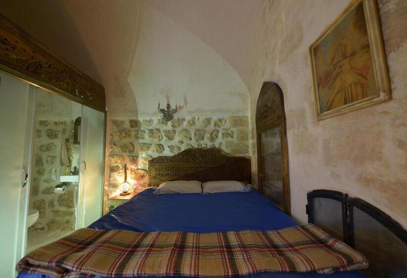 اتاق استاندارد, Merdi̇n Bouti̇que