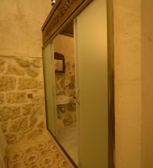 Economy Triple Room, Merdi̇n Bouti̇que