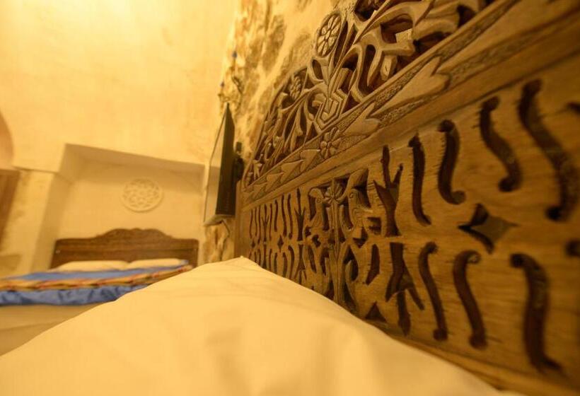 Economy Triple Room, Merdi̇n Bouti̇que