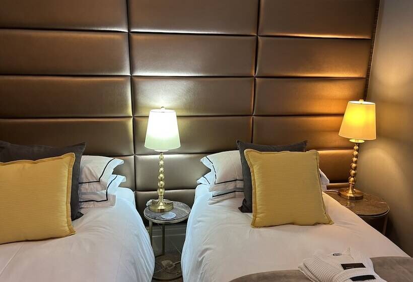 اتاق سوپریور, Worth House