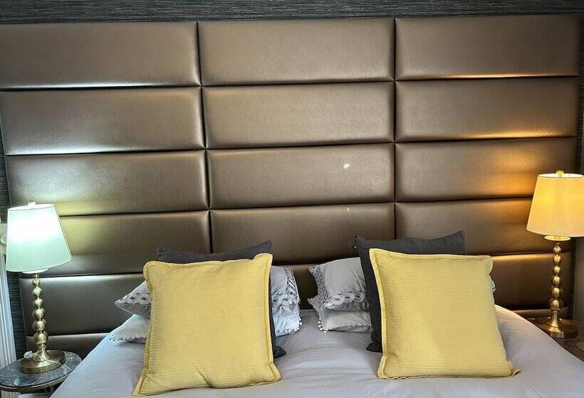 اتاق سوپریور, Worth House