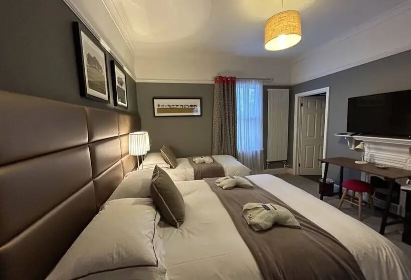 اتاق استاندارد سه نفره, Worth House