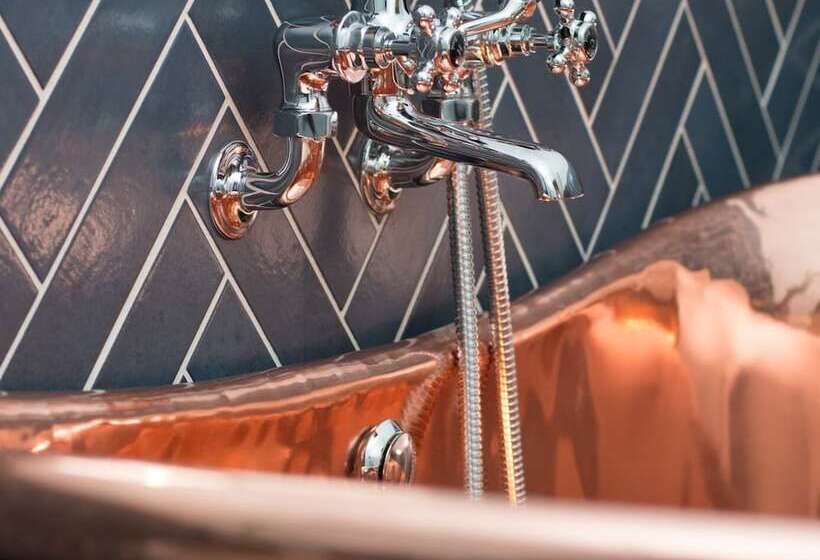 スーペリアースイート, The Cornish Arms