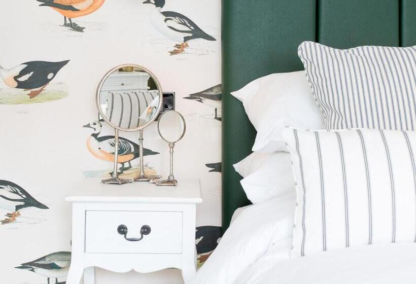 デラックスジュニアスイート, The Cornish Arms