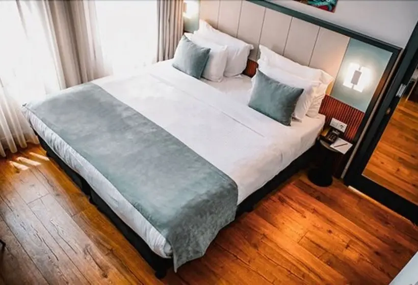 スタンダードシティビュールーム, Juno Hotel Taksim