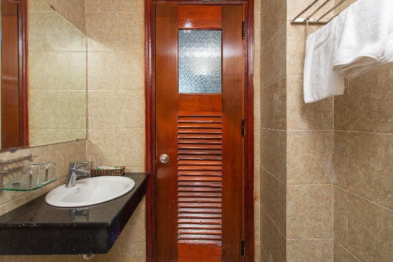 اتاق خانوادگی, Rose