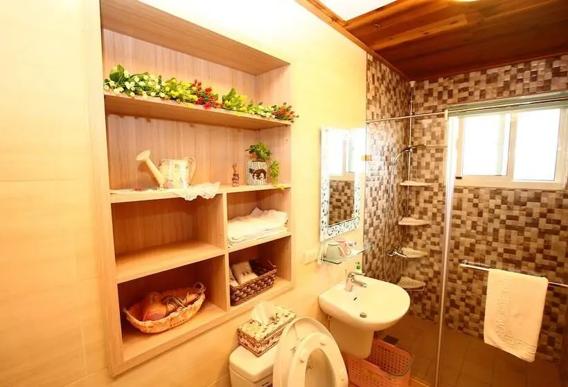 کلبه ییلاقی, Sitou Flora's House B&B