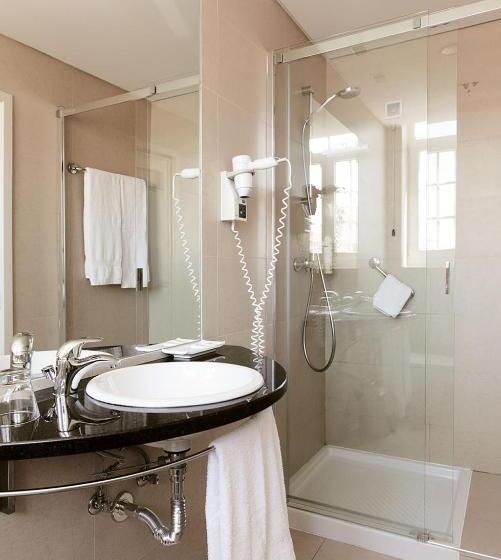 غرفة قياسية داخلية, Aveiro Palace