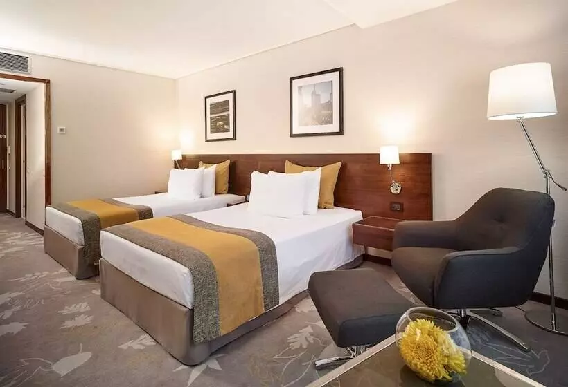 Camera Standard, Crowne Plaza Bucharest By Ihg