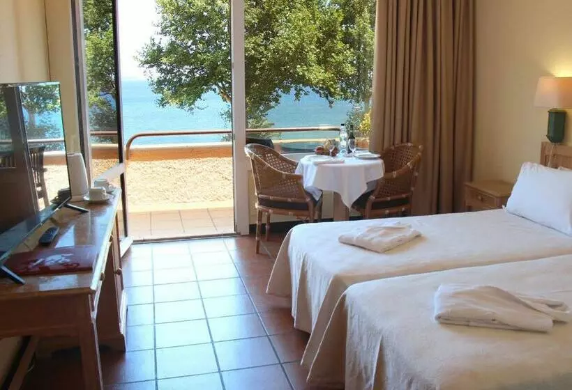 Club-huone, Dom Pedro Madeira
