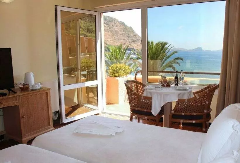 Club-huone, Dom Pedro Madeira