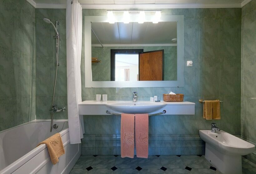 סוויטת ג'וניור, Dom Pedro Madeira