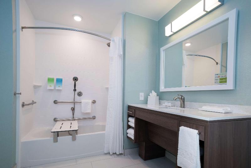 סוויטת ג'וניור, Dom Pedro Madeira