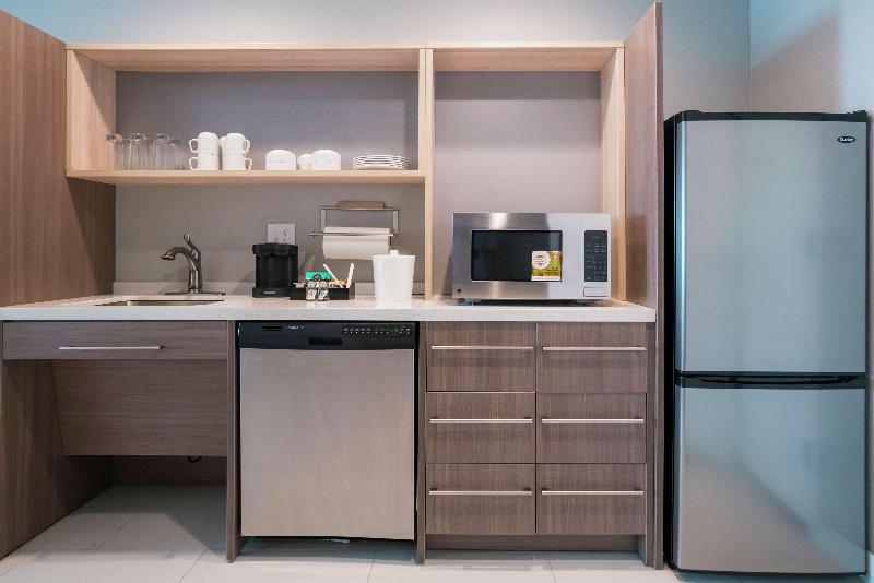 סוויטת ג'וניור, Dom Pedro Madeira