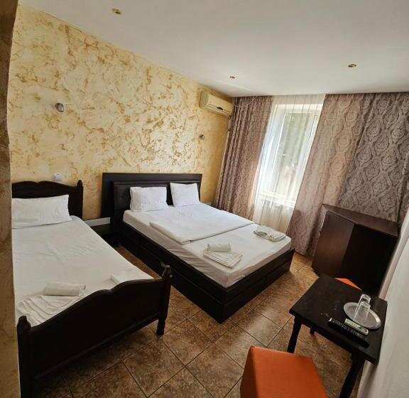 标准三人间, Jiul