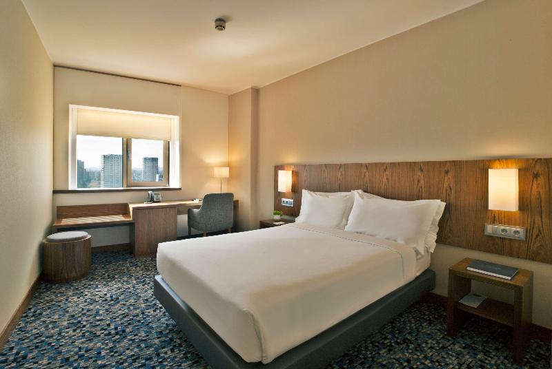 اتاق استاندارد با چشم‌انداز شهر, Ramada By Wyndham Lisbon