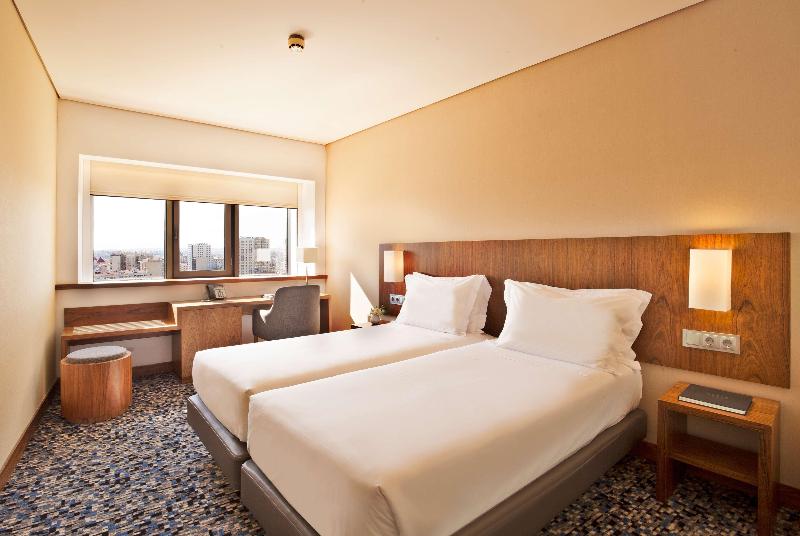 اتاق استاندارد با چشمانداز شهر, Ramada By Wyndham Lisbon