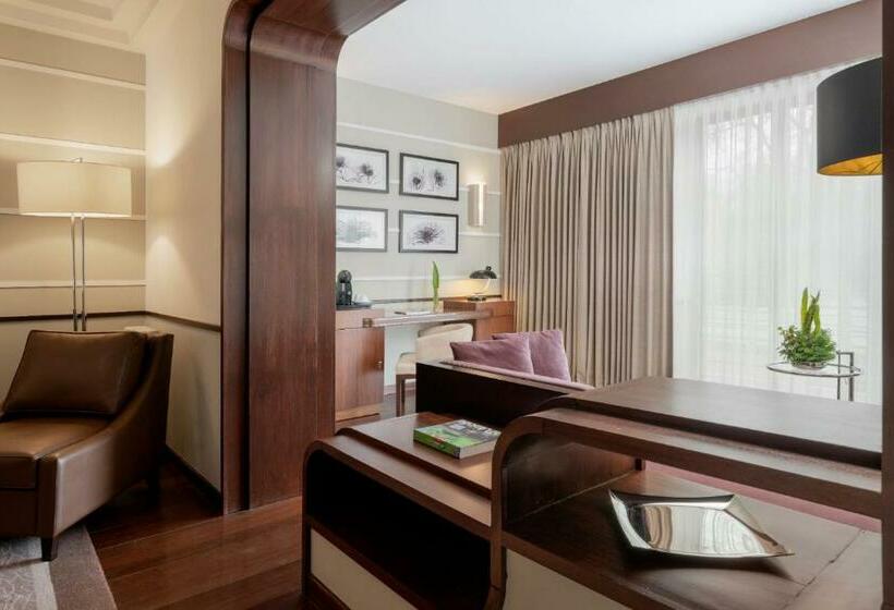 جناح ديلوكس, Terra Nostra Garden