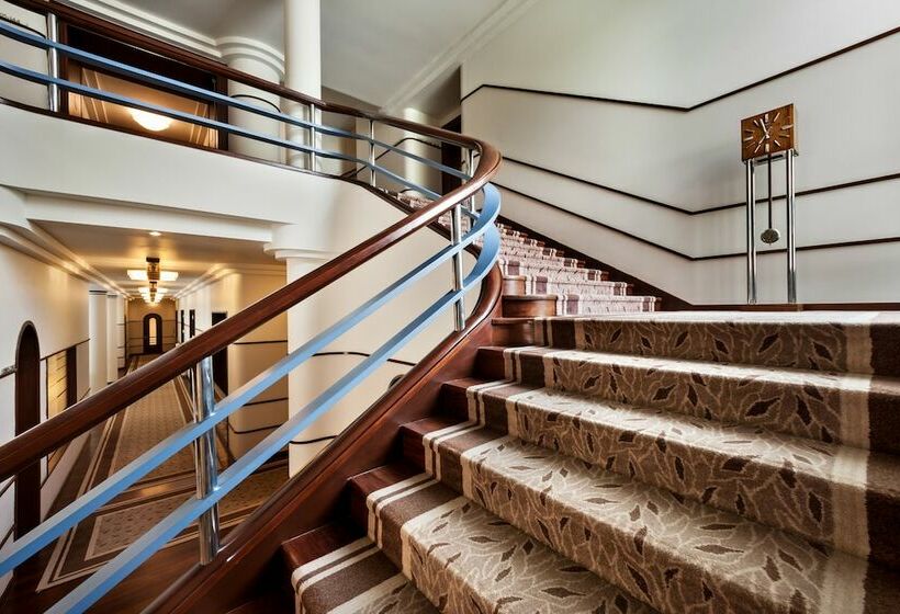 غرفة قياسية فردية, Terra Nostra Garden