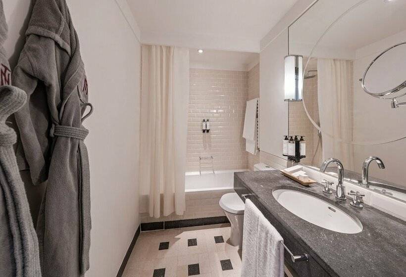 غرفة قياسية فردية, Terra Nostra Garden