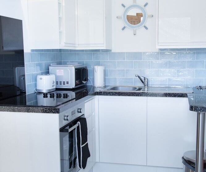 חדר סטנדרט, Linden House