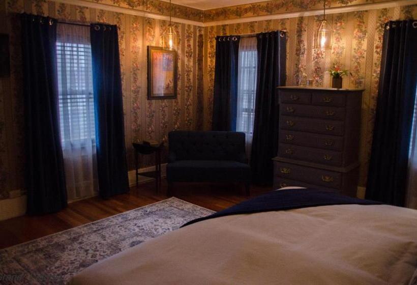 디럭스 룸, Grand Colonial Bed And Breakfast