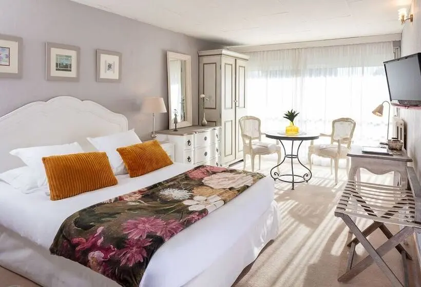 Classic Kolmen Hengen Huone, Hôtel Le Castellan