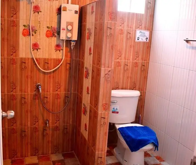 スタンダード4人部屋, Markhouse Bungalow Ko Kut