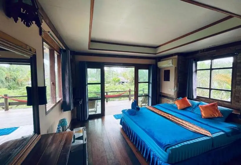 デラックスルーム, Markhouse Bungalow Ko Kut