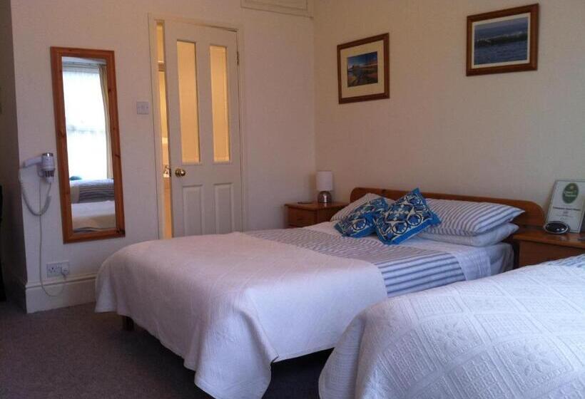 חדר משפחתי, Trelawney Guest House Room Only