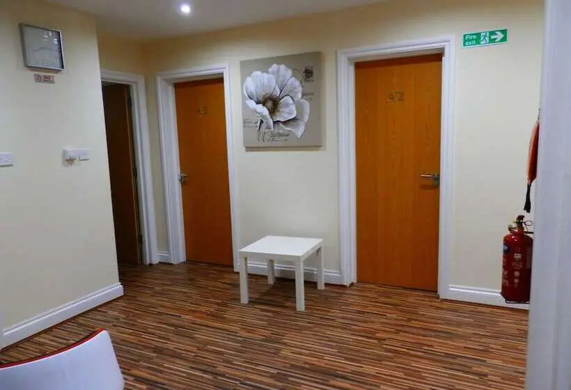 デラックスルーム, Heathrow Traveller B&b