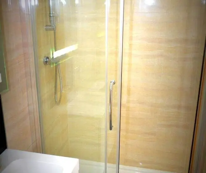デラックスルーム, Heathrow Traveller B&b
