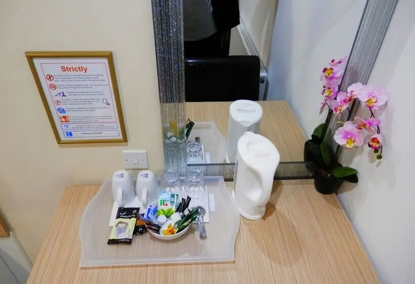 デラックスルーム, Heathrow Traveller B&b